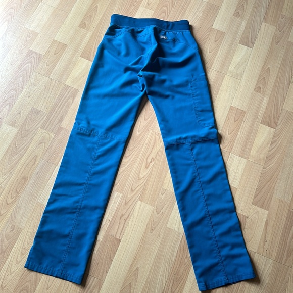 Figs Kade cargo scrub pants Caribbean XXST hardley worn - Picture 4 of 5